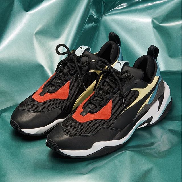 .<br>
＜10/26（Fri）Release＞<br>
.<br>
.<br>
【PUMA】　<br>
THUNDER SPECTRA<br>
367516-01 <br>
BK/BK/WH<br>
￥14.800+TAX .<br>
.<br>
.<br>
. ※販売方法、詳細はABC-MART SPORTS各店にお問い合わせください。<br>
※お1人様1足までとさせていただきます。<br>
.<br>
.