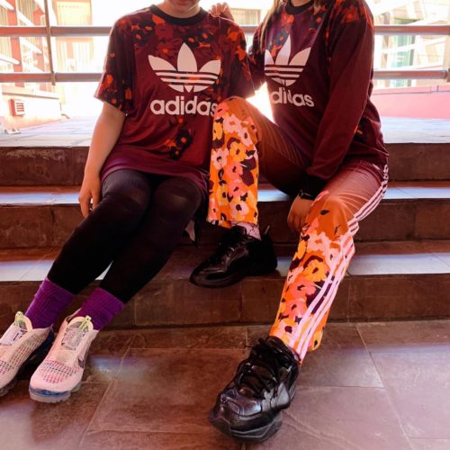 こんにちは キャナルシティ店です🏽🏾 ・ adidasから秋の新作ウェアのスタッフコーデをご紹介します ・ 色鮮やかなadidasウェアをセットアップやワンピースで着ると気分上がりますよ 独特なカラーリングと今から着やすい組み合わせでこれからの季節のコーデを楽しんでいただきたい1着です🟤🟠 ・ 【adidasウェア】 トップス:W CREW SWEATER GC6836 MULT ¥7,990+tax ボトムス:W TARCKPANTS GC6844 MULT ¥7,990+tax ワンピース: