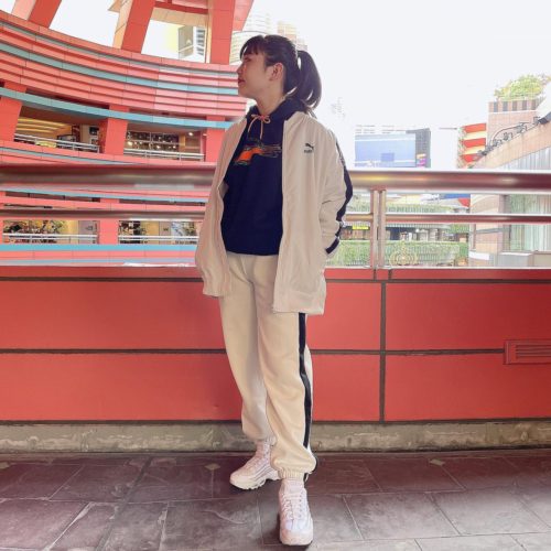 こんにちは キャナルシティ店です🧞‍♂️ ・ 本日は、【PUMAウェア】からスタッフおすすめコーデをご紹介致します🏻 【PUMAウェア】 アウター:CLASSICS ボンバージャケット 530275-05 ヴェイパラスグレー ¥10,450 in tax トップス:INTERSTELLAR グラフィックフーディー 530289-01 ブラック ¥7,700 in tax パンツ: