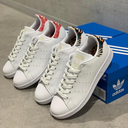 こんにちは ABC-MART SPORTS 川崎DICE店です！ 本日はADIDASから人気のSTAN SMITHのご案内です‍♀️ 一見シンプルなモデルかと思いきやヒールが特徴的なモデルとなっております ・STAN SMITH W CZ9076 FWWT/FWWT/CWHT ・STAN SMITH W CZ9077 FWWT/CWHT/RED ¥12,000+tax 是非店頭でご覧ください！ ご来店お待ちしております️