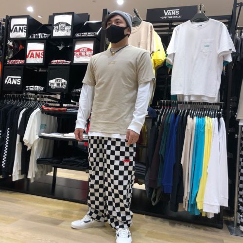 こんにちは！ ABC-MART SPORTS イオンモールつくば店です 日中が暖かくなってきており 春らしい気温になってきましたね️ そんな今にピッタリのコーデをご紹介します( •̀ᴗ•́ )/ ○TOPS VANS STANDARD L/S TEE WHITE ⇒¥5,500(tax in) ○TOPS EARTH COLOR S/S TEE BEIGE ⇒¥4,400(tax in) ○PANTS VANS CHECKER PANTS CHECKER ⇒¥8,250(tax in) ○SHOES STYLE 36 MARSHMALLOW/BLU ⇒¥7,700(tax in) その他、新作商品が続々と 入荷しております 是非、店頭にてお試し下さい‍♂️ スタッフ一同、皆様のご来店を 心よりお待ちしております️