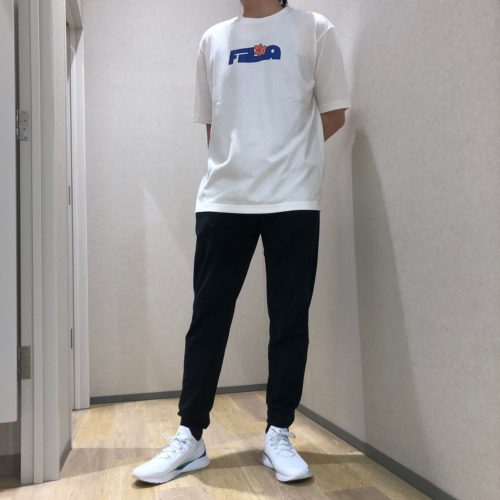 こんにちは！ ABC-MART SPORTS イオンモールつくば店です 今日はFILAから 夏にぴったりのTシャツをご紹介 今流行りのオーバーサイズとなっておりますので 男性はもちろん、女性の方でも可愛く着れるアイテムとなっております 〇トップス ￥5,390(tax in) その他、新作商品が続々と 入荷しております 是非、店頭にてお試し下さい‍♂️ スタッフ一同、皆様のご来店を 心よりお待ちしております️