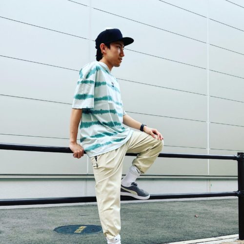 こんにちは ABC-MART ららぽーと沼津店です 本日はPUMAアパレルの新作をご紹介します tops M classic tie diy Tシャツ 626943-0002 ¥4,950 pants M ls woven pants 626942-0002 ¥11,000 🧢CAP M ls oolourblock cap ¥2,970 今人気のストリートファッションにし、 春らしい色を取り入れ全体的に明るい色にしました 他にも多数新作が入荷していますので是非ご覧下さい